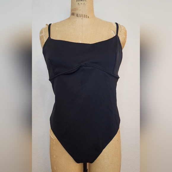 Good American Black Scuba Flexi Wire Bodysuit - Picture 8 of 12